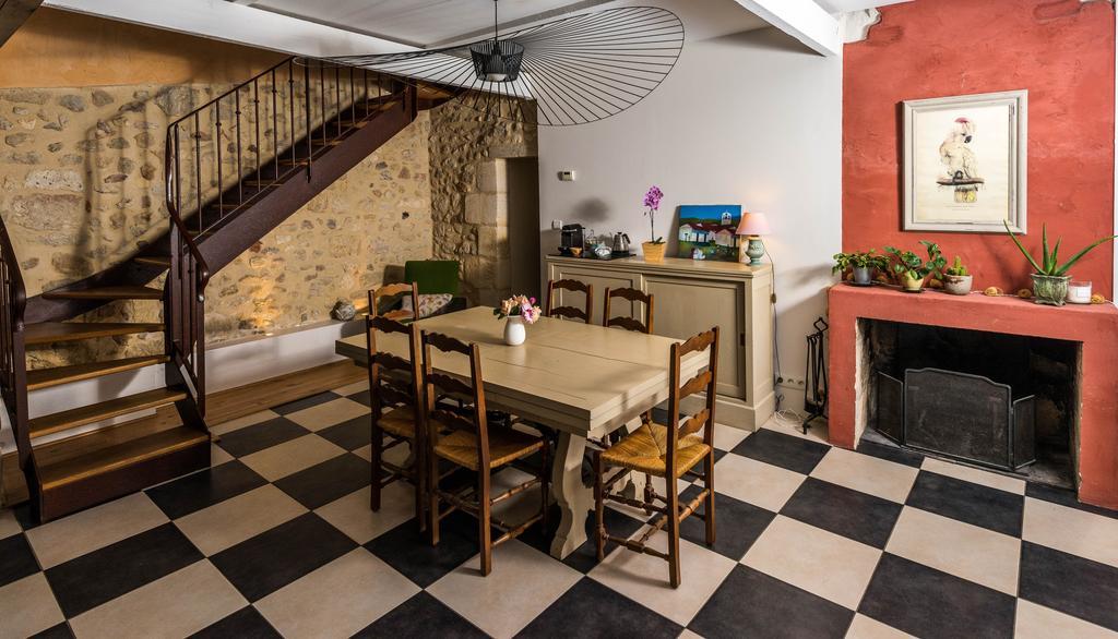 Chambres D'Hotes Le Relais Des Remparts Rions Exterior foto